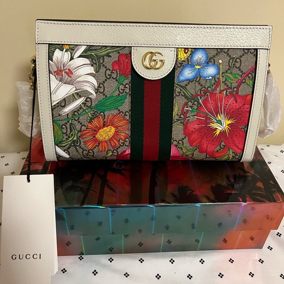 Gucci Handbags - ‼️SOLD‼️ Authentic Gucci Flora Chain Shoulder Bag